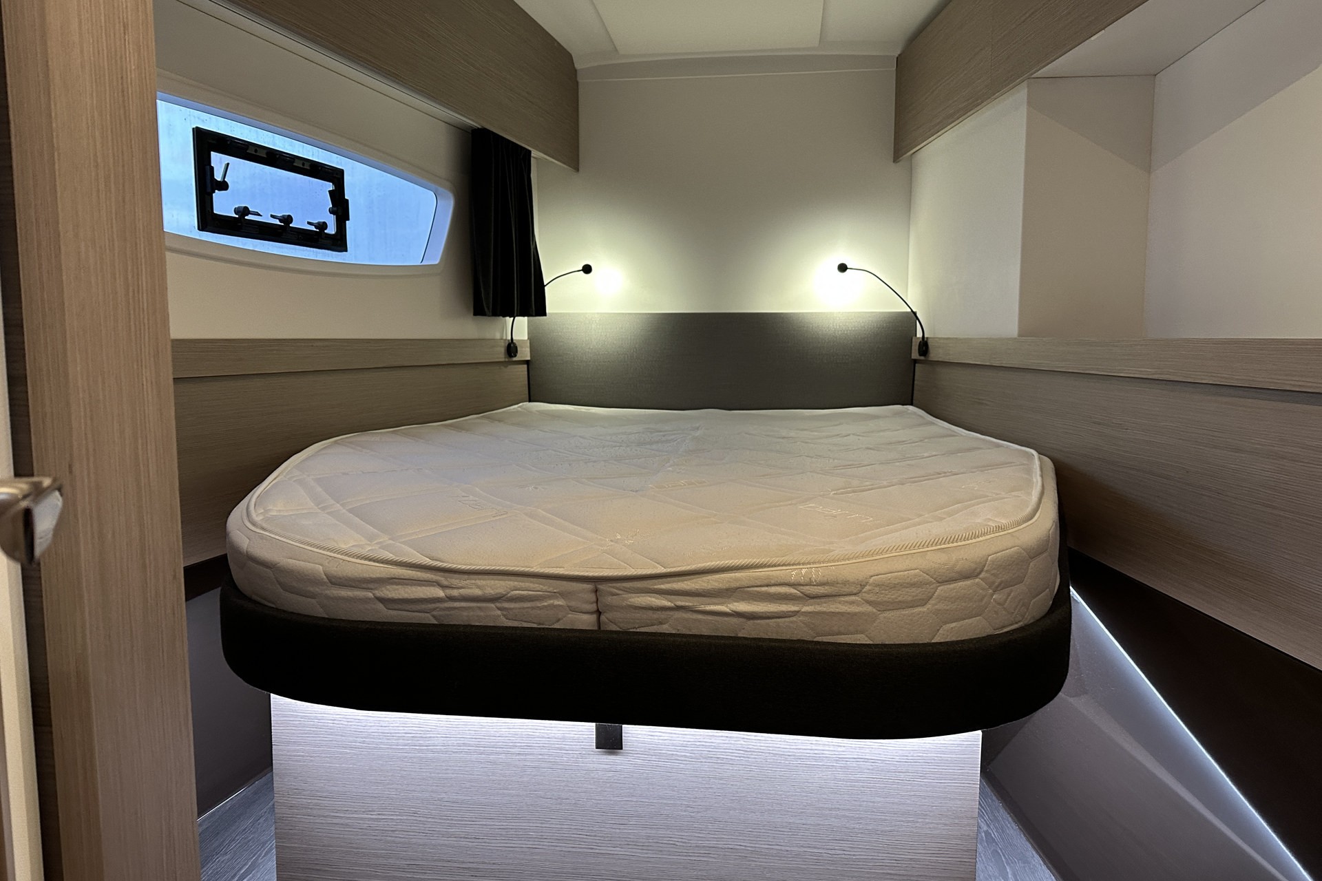 Fountaine Pajot Astrea 42, Arisa | Yacht Charter Croatia