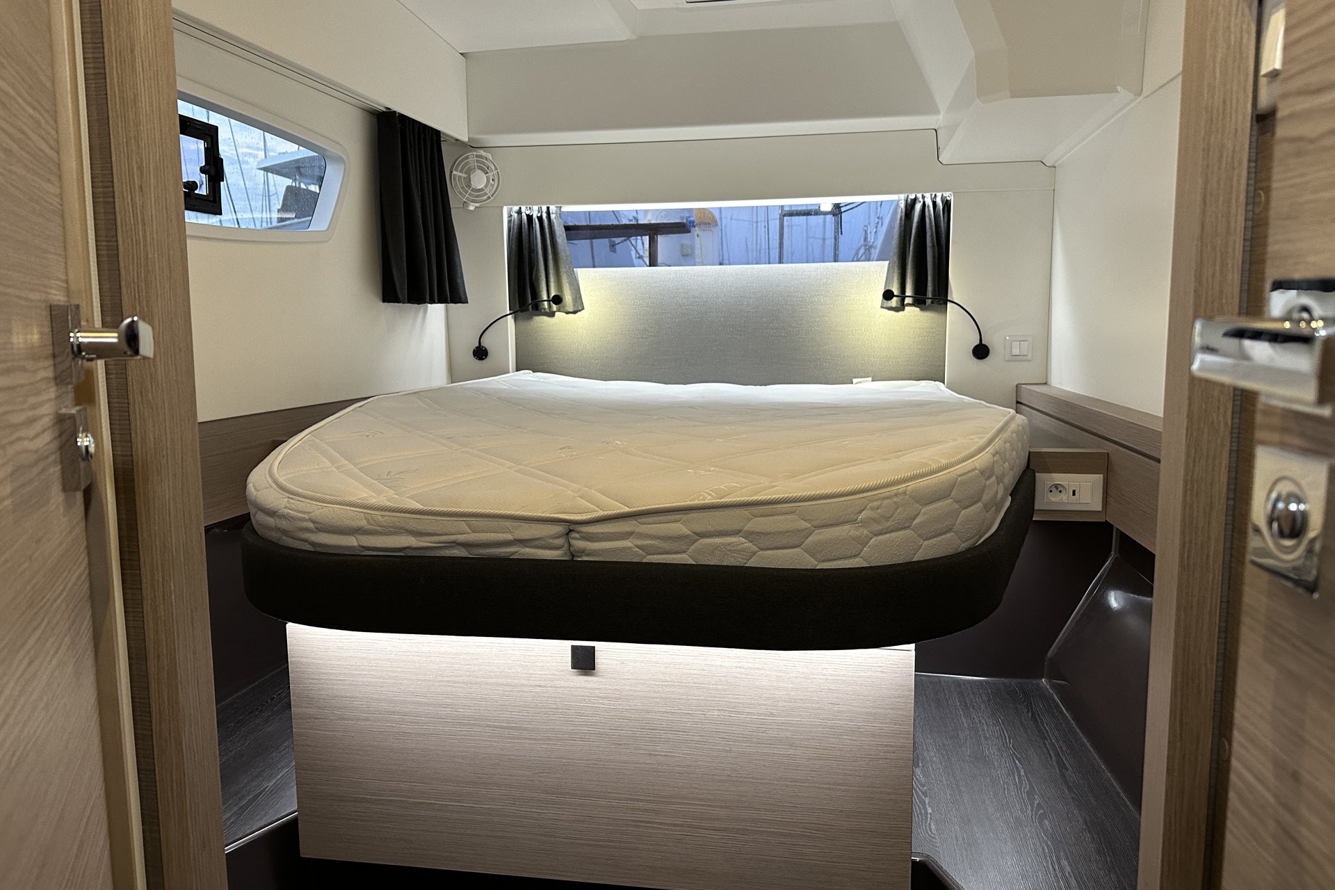 Fountaine Pajot Astrea 42, Arisa | Yacht Charter Croatia