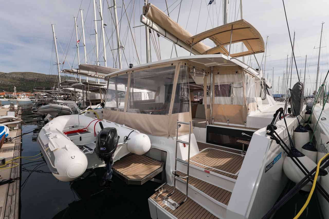 Fountaine Pajot Astrea 42, Alchiba | Yachtcharter Kroatien