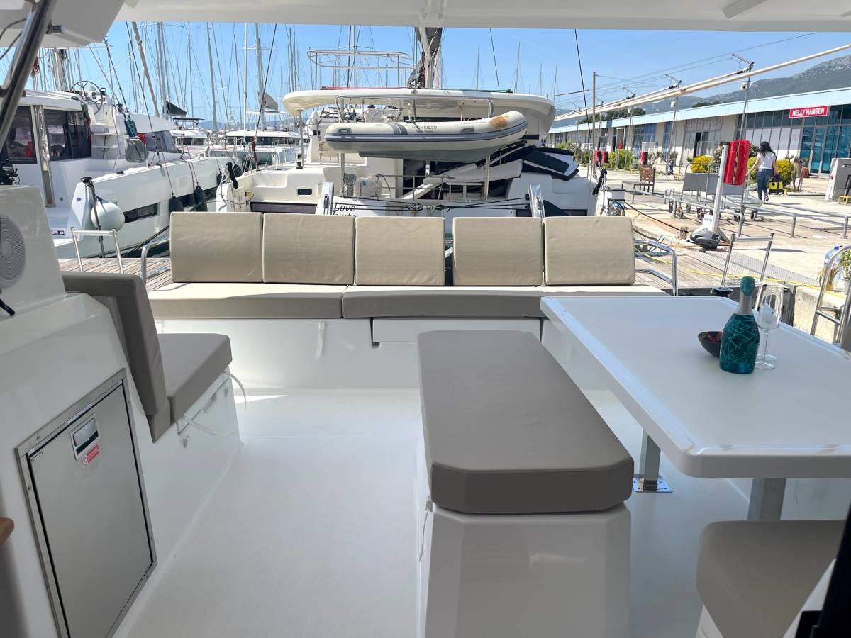 Fountaine Pajot Astrea 42, Ocean Allure | Noleggio di Yacht Croazia