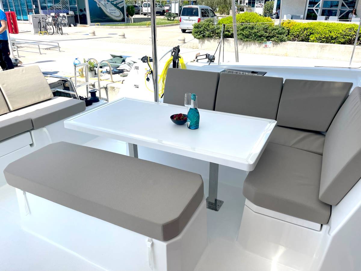 Fountaine Pajot Astrea 42, Ocean Allure | Noleggio di Yacht Croazia