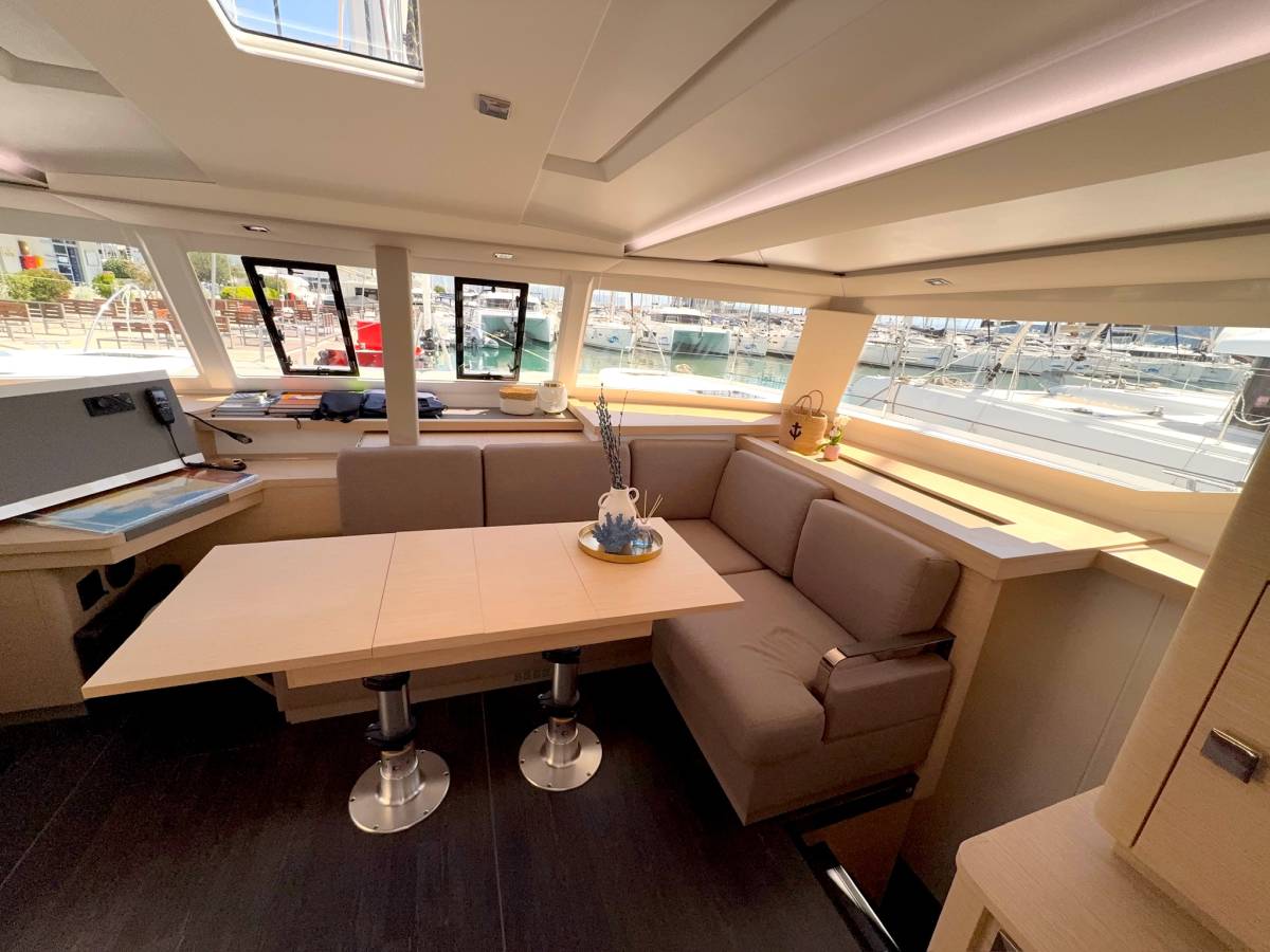 Fountaine Pajot Astrea 42, Ocean Allure | Noleggio di Yacht Croazia