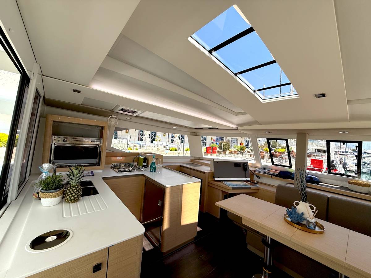 Fountaine Pajot Astrea 42, Ocean Allure | Noleggio di Yacht Croazia