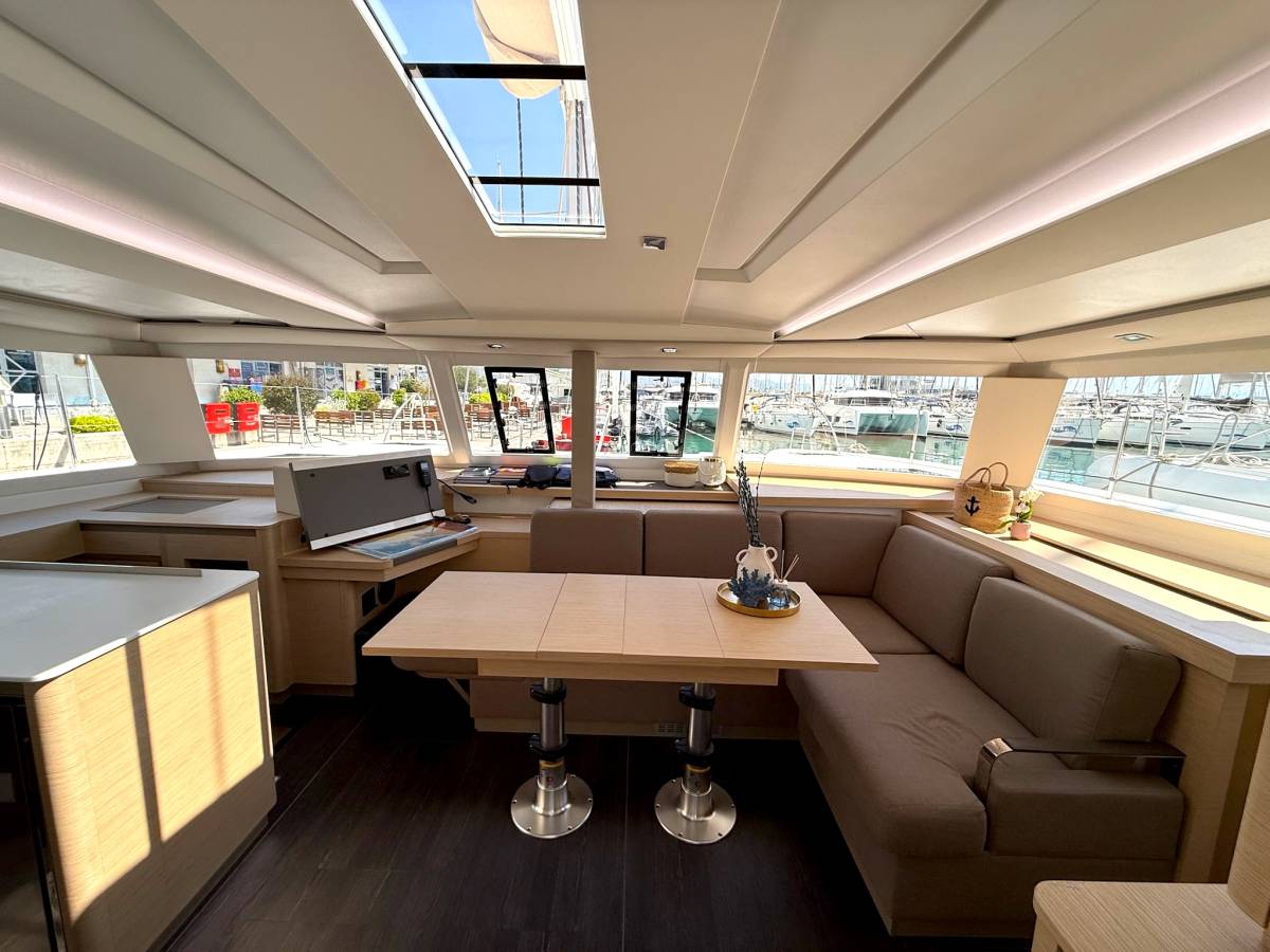 Fountaine Pajot Astrea 42, Ocean Allure | Noleggio di Yacht Croazia