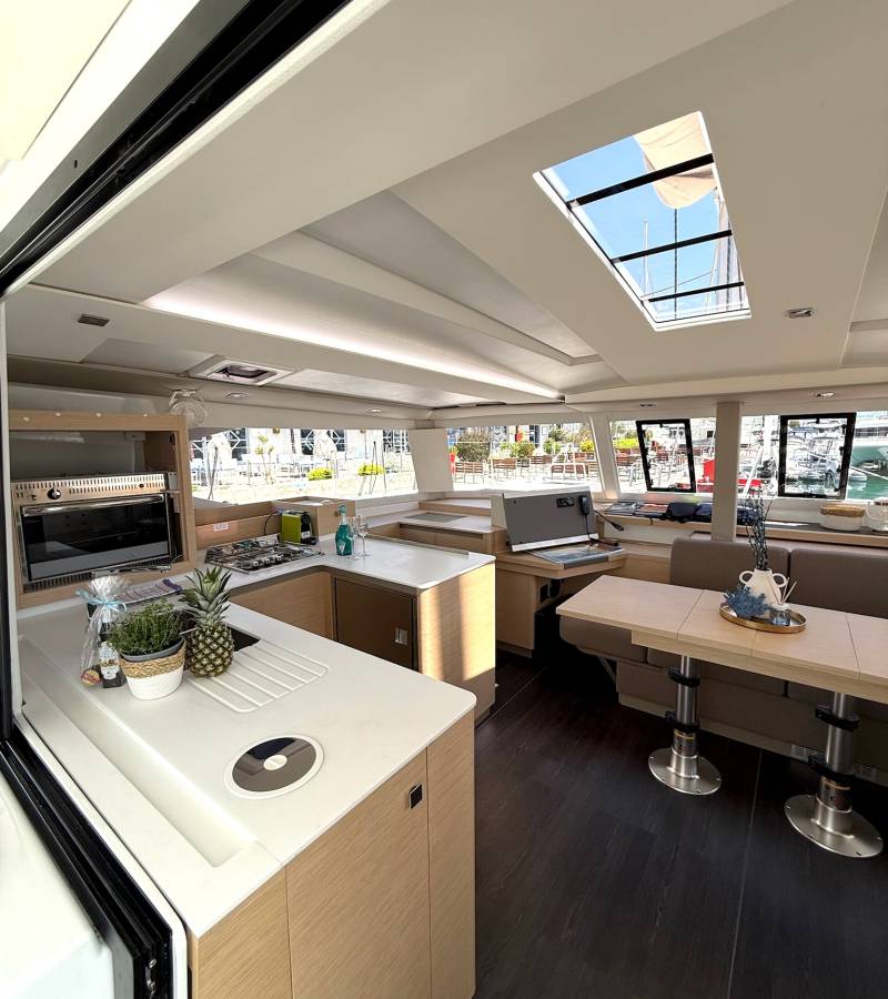 Fountaine Pajot Astrea 42, Ocean Allure | Noleggio di Yacht Croazia