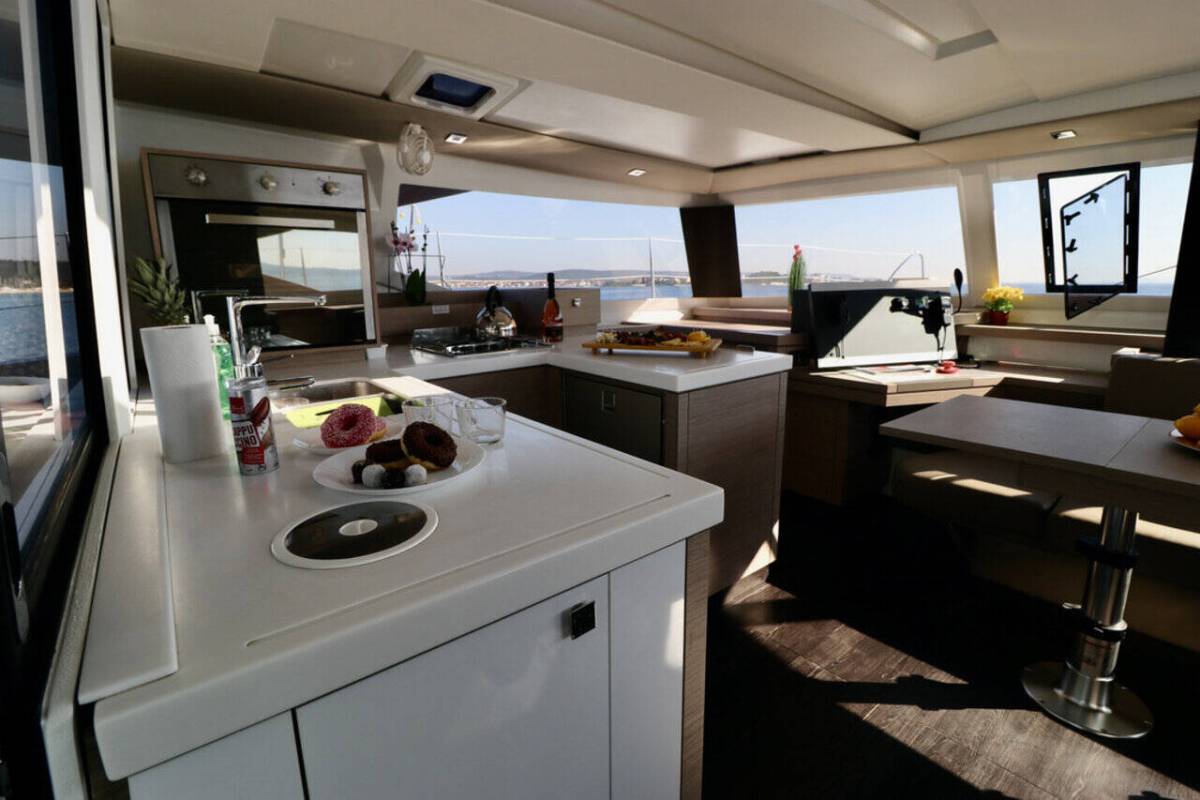 Fountaine Pajot Astrea 42, Mouse | Yacht Charter Croatia