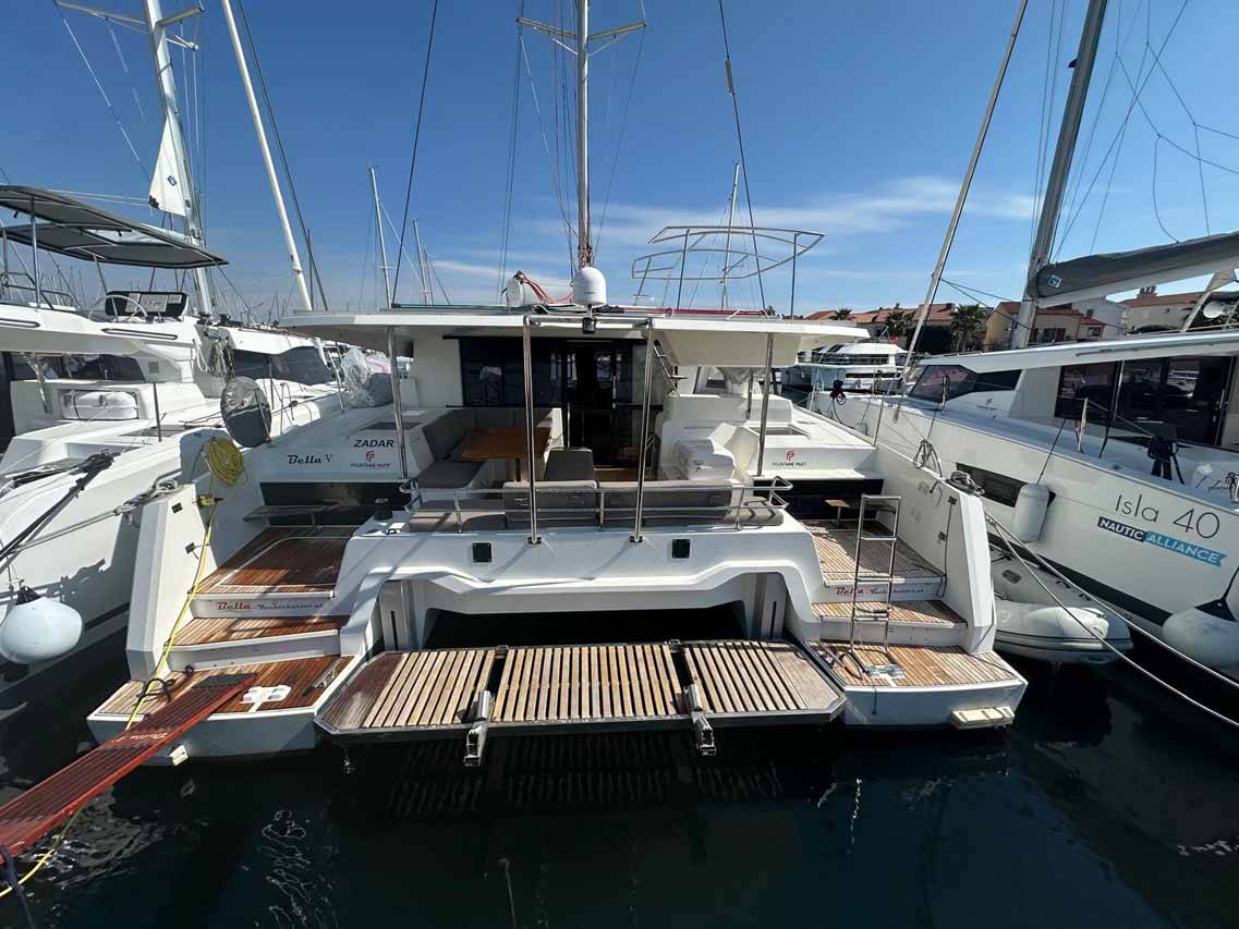 Fountaine Pajot Astrea 42, Bella V | Yachtcharter Kroatien