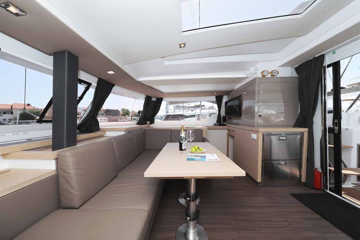 Fountaine Pajot Astrea 42, Bella V | Yachtcharter Kroatien