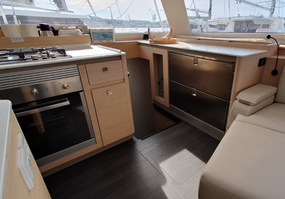 Fountaine Pajot Aura 51, Princess | Yacht Charter Croatia