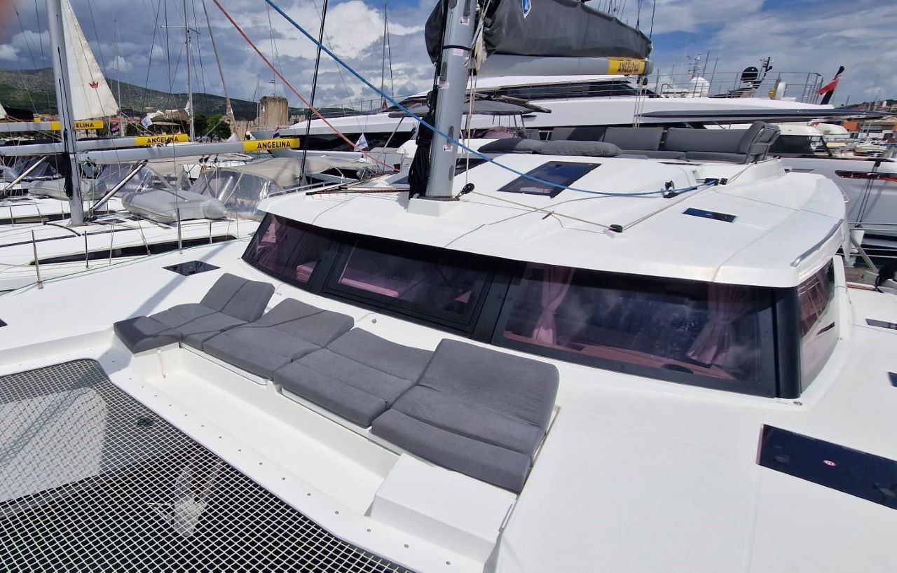 Fountaine Pajot Elba 45, Sun Office | Yacht Charter Croatia