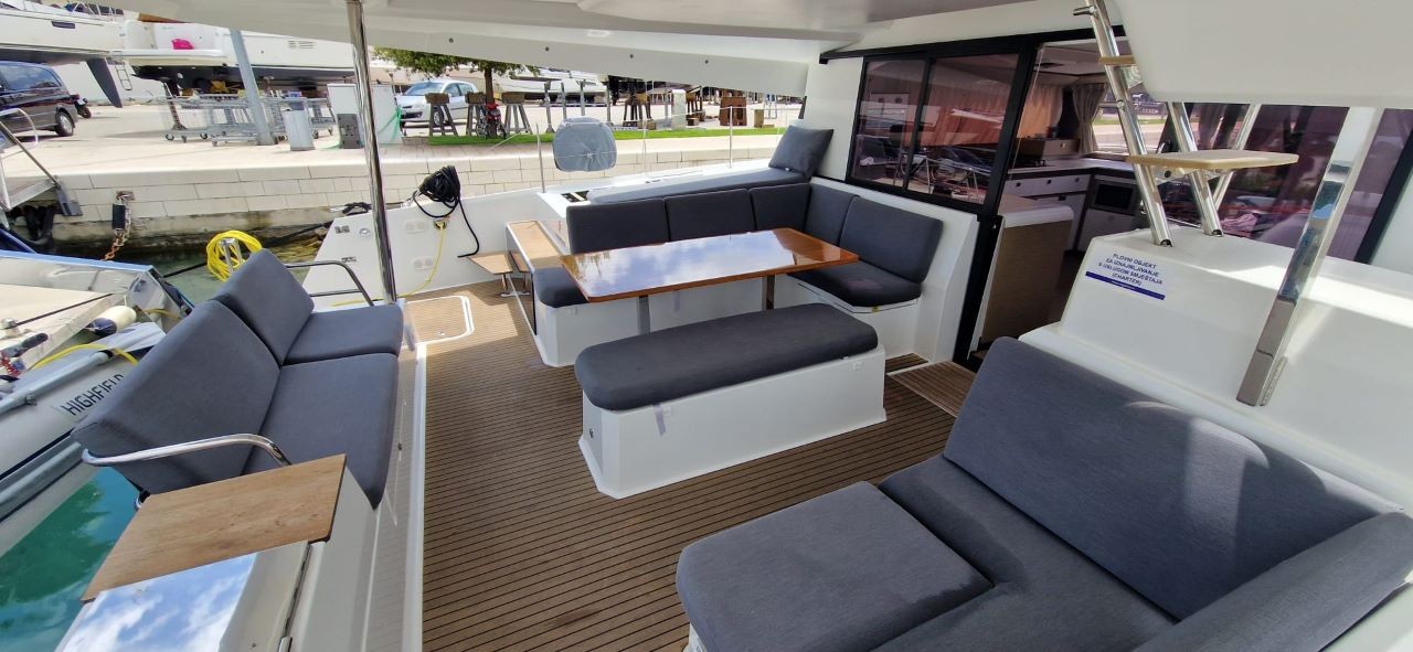 Fountaine Pajot Elba 45, Sun Office | Yacht Charter Croatia