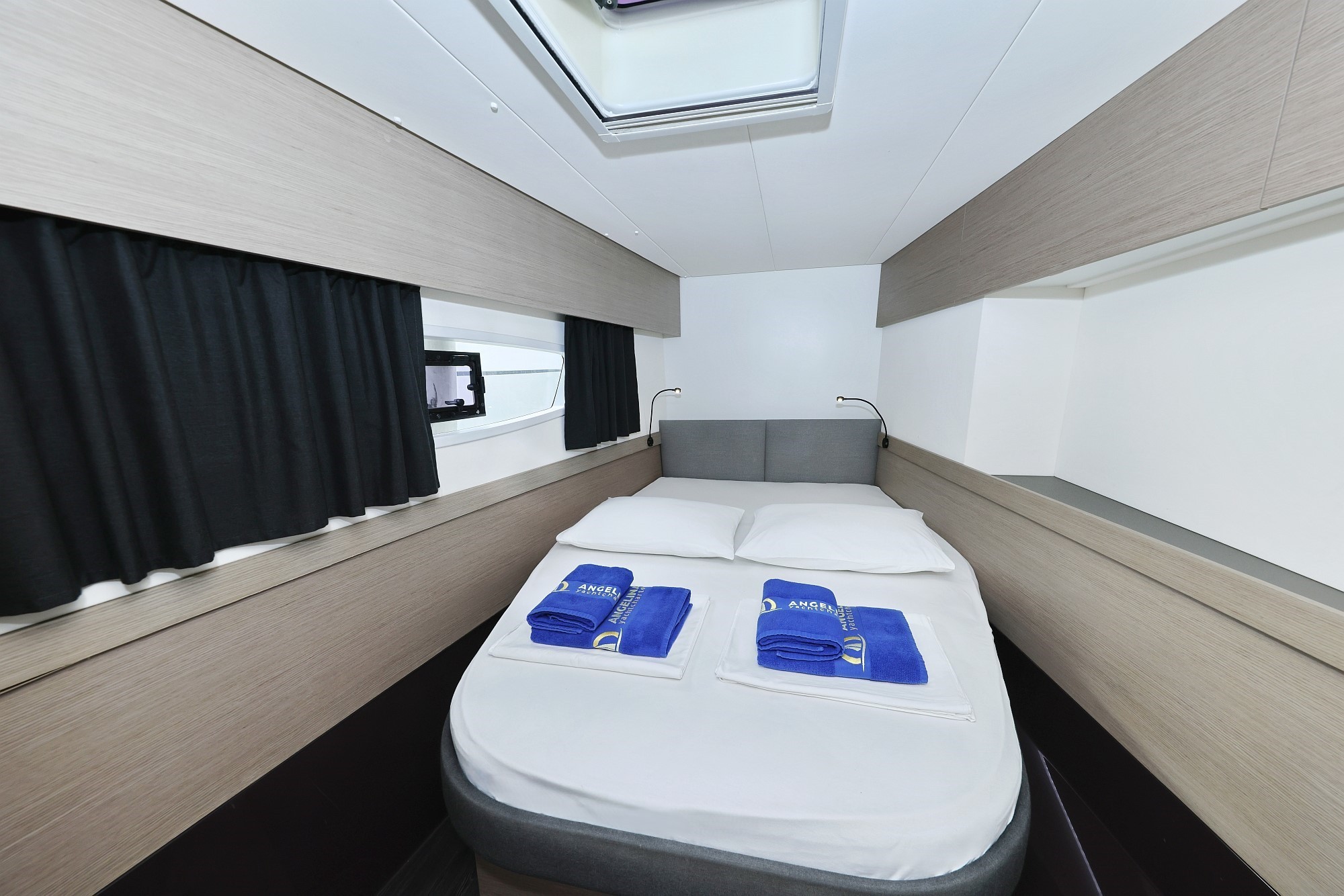 Fountaine Pajot Elba 45, Sun Office | Yacht Charter Croatia