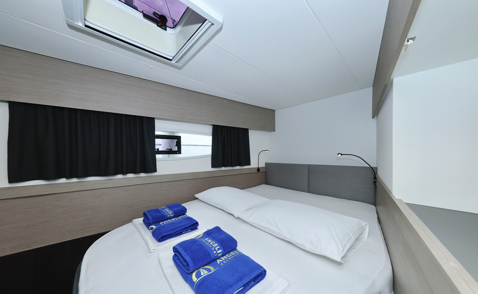 Fountaine Pajot Elba 45, Sun Office | Yacht Charter Croatia