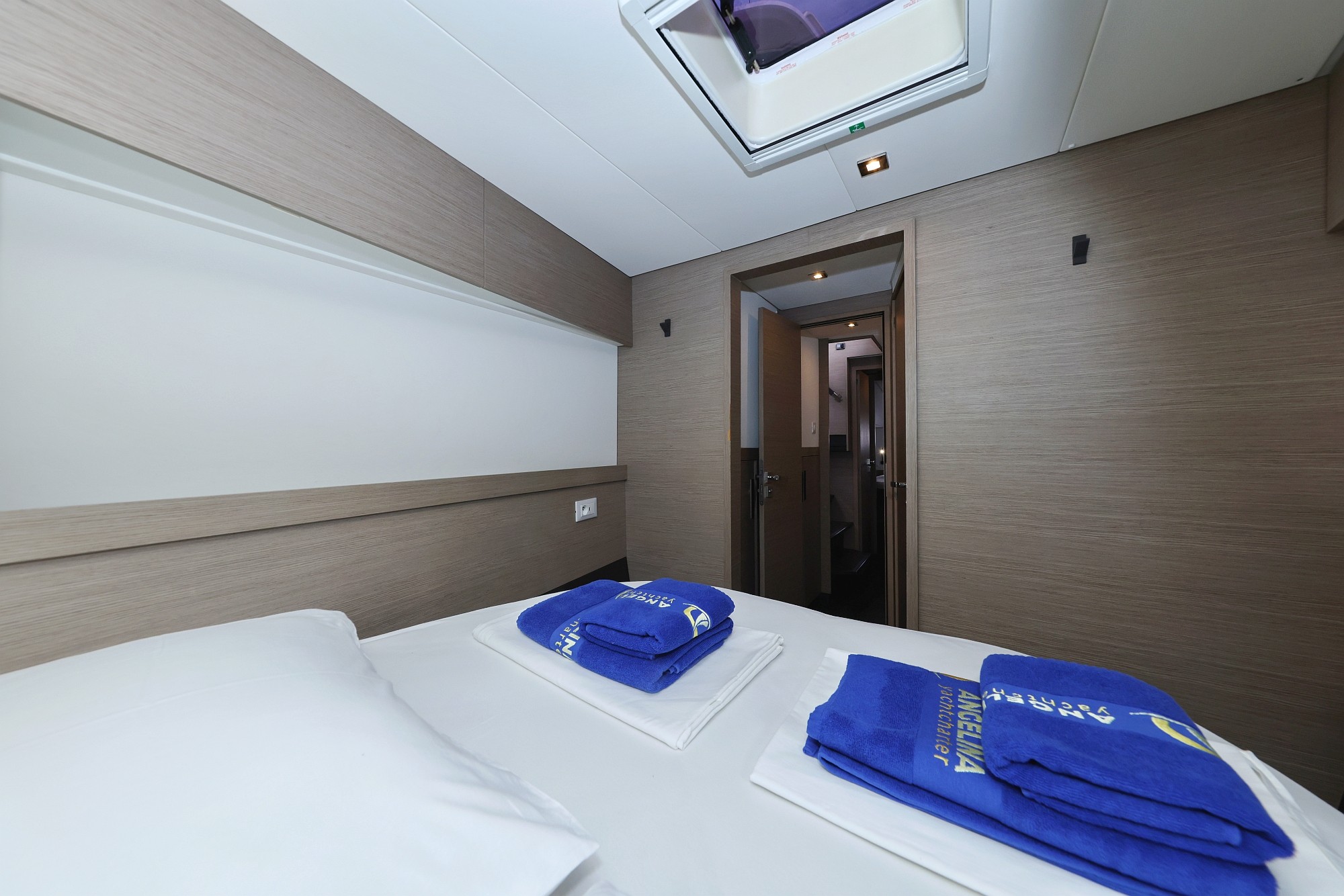 Fountaine Pajot Elba 45, Sun Office | Yacht Charter Croatia