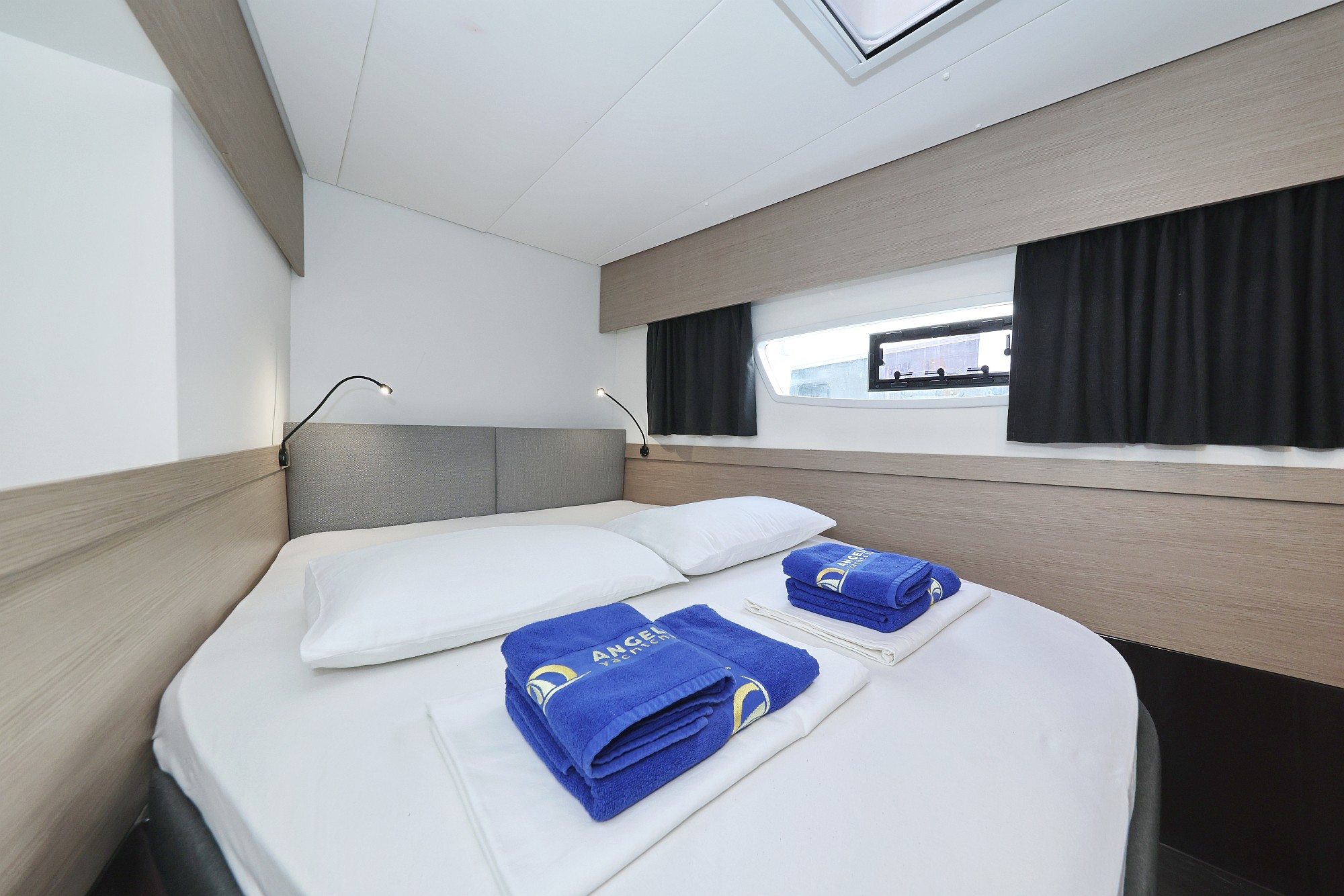 Fountaine Pajot Elba 45, Sun Office | Yacht Charter Croatia