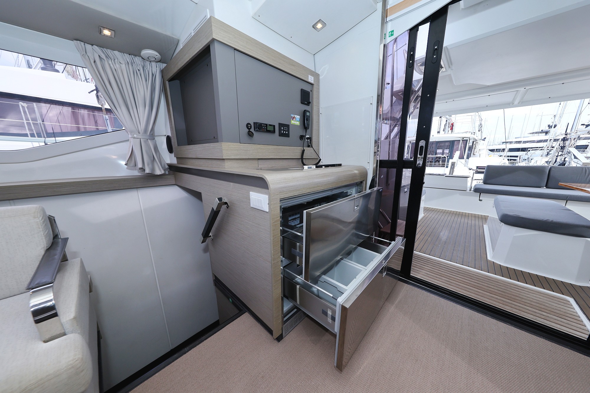 Fountaine Pajot Elba 45, Sun Office | Yacht Charter Croatia