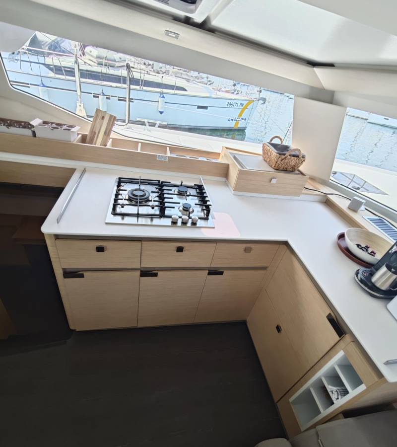 Fountaine Pajot Elba 45, Caramita | Noleggio di Yacht Croazia