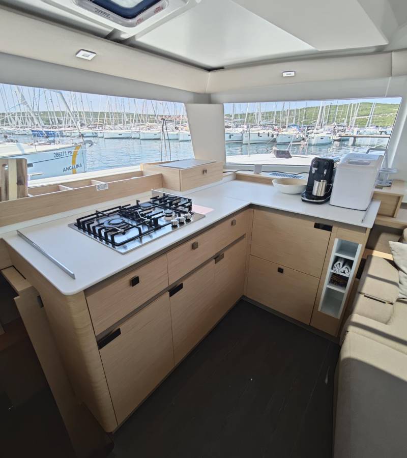 Fountaine Pajot Elba 45, Caramita | Noleggio di Yacht Croazia