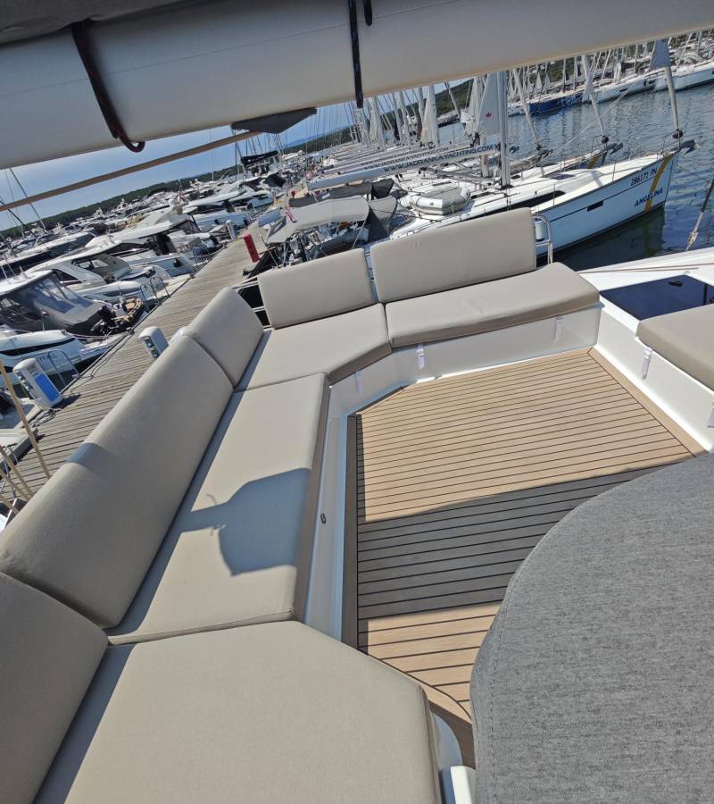 Fountaine Pajot Elba 45, Caramita | Noleggio di Yacht Croazia