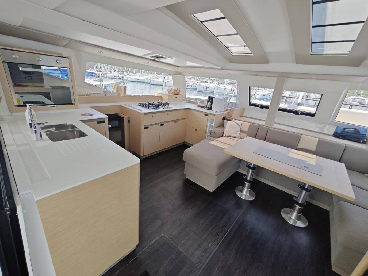 Fountaine Pajot Elba 45, Caramita | Noleggio di Yacht Croazia