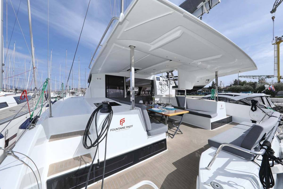 Fountaine Pajot Isla 40, Chilli | Yacht Charter Croatia