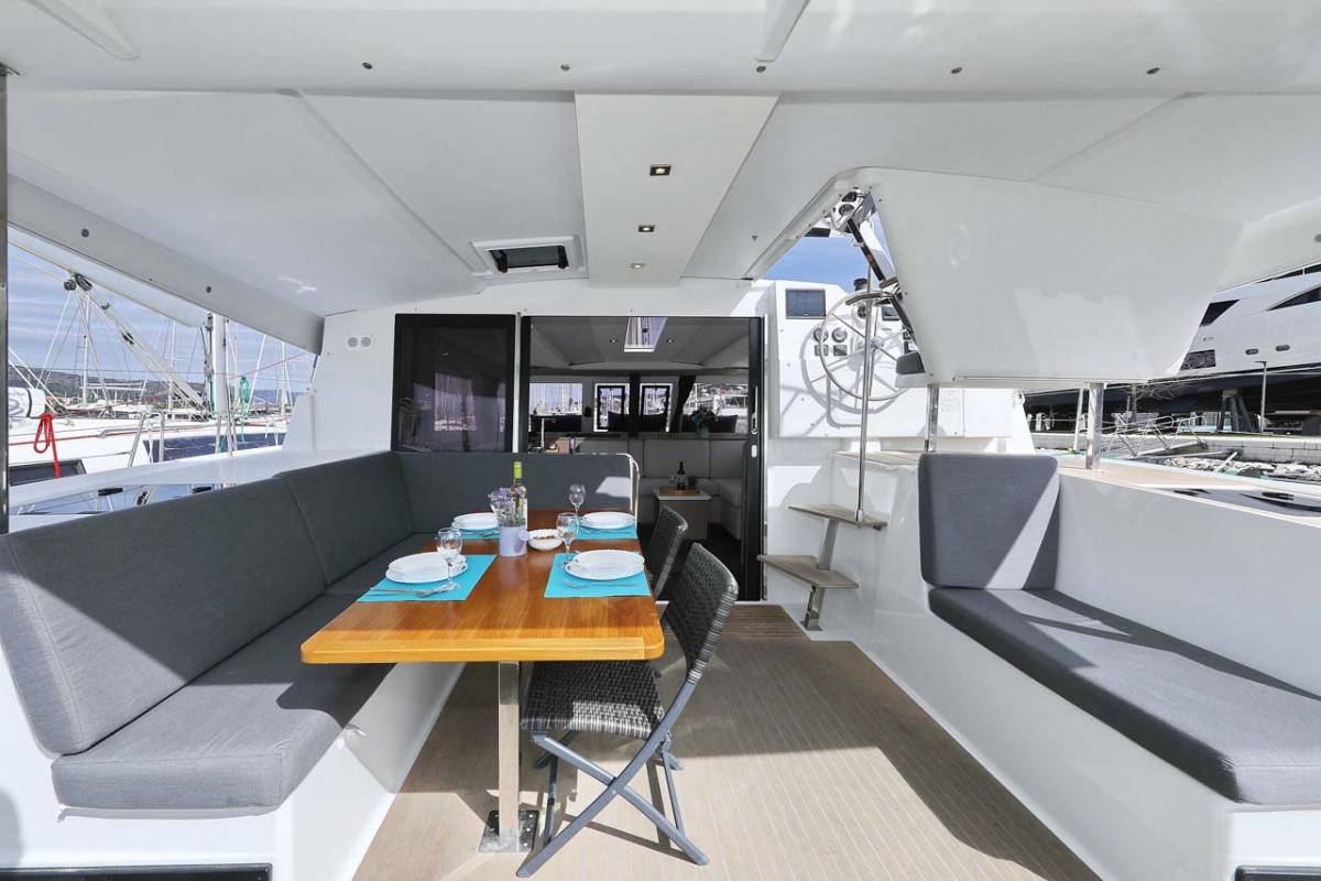 Fountaine Pajot Isla 40, Chilli | Yacht Charter Croatia