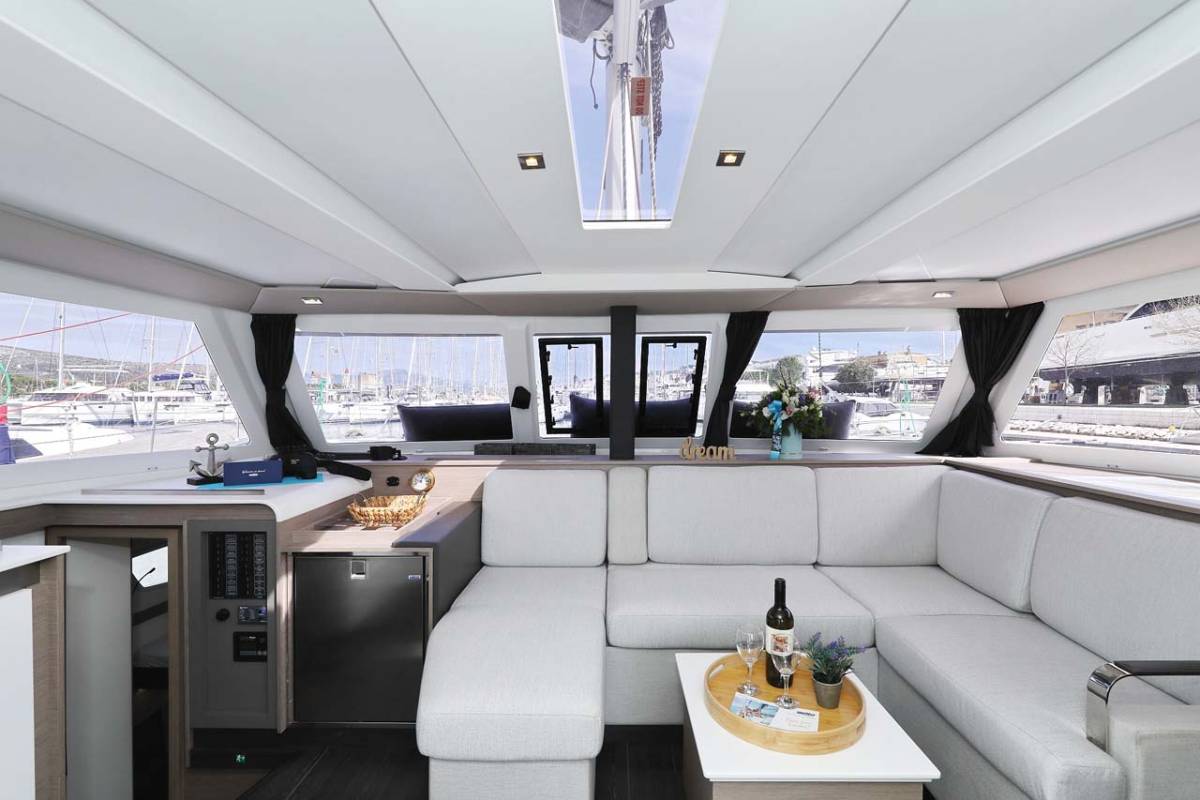 Fountaine Pajot Isla 40, Chilli | Yacht Charter Croatia