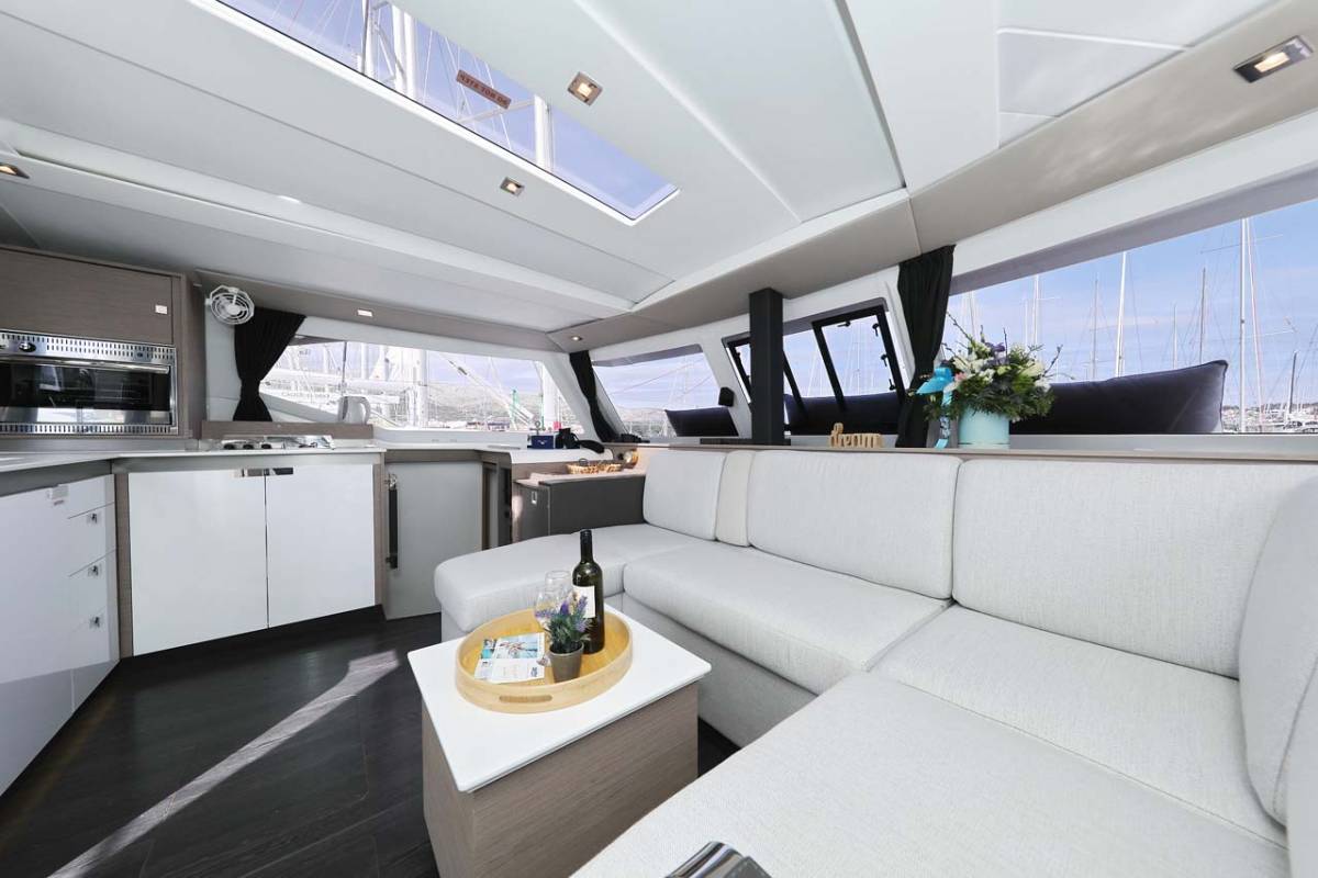 Fountaine Pajot Isla 40, Chilli | Yacht Charter Croatia