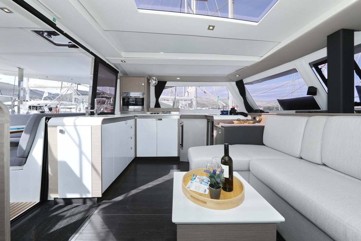 Fountaine Pajot Isla 40, Chilli | Yacht Charter Croatia