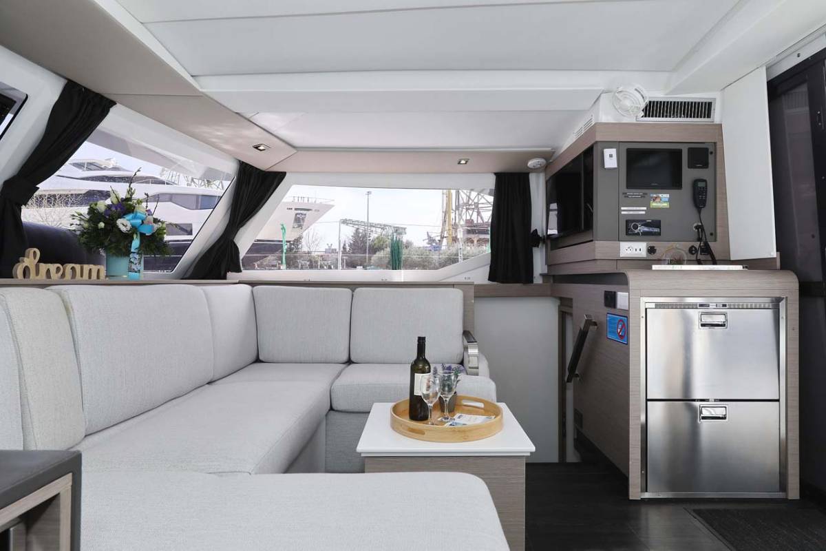 Fountaine Pajot Isla 40, Chilli | Yacht Charter Croatia