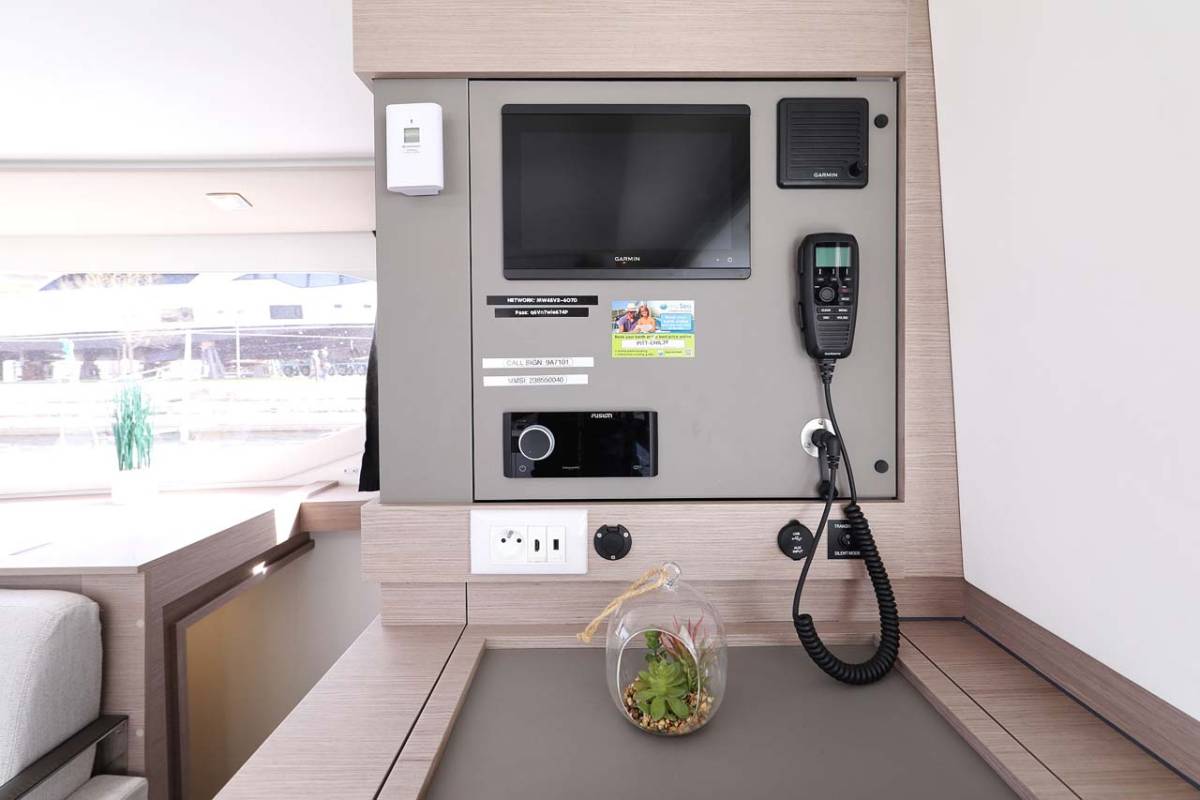 Fountaine Pajot Isla 40, Chilli | Yacht Charter Croatia