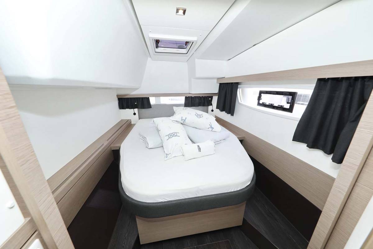 Fountaine Pajot Isla 40, Chilli | Yacht Charter Croatia