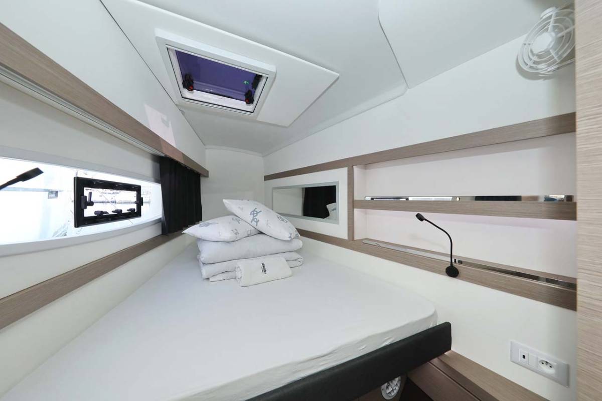 Fountaine Pajot Isla 40, Chilli | Yacht Charter Croatia