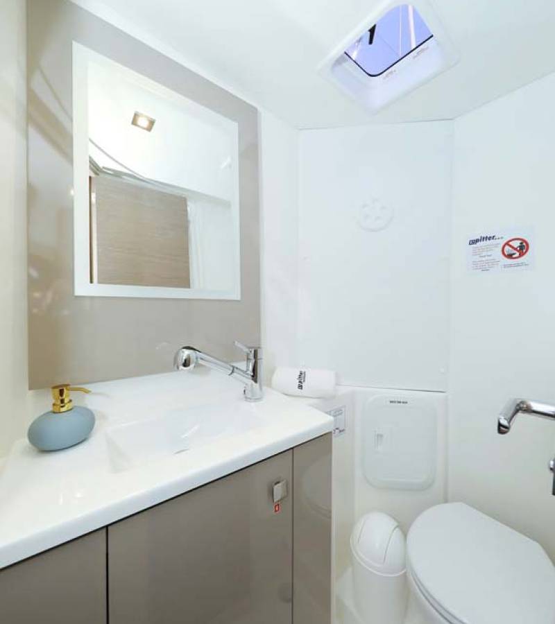 Fountaine Pajot Isla 40, Chilli | Yacht Charter Croatia