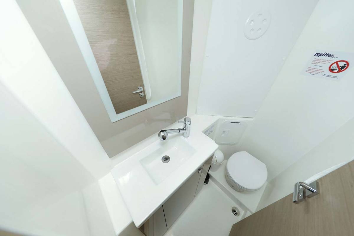 Fountaine Pajot Isla 40, Chilli | Yacht Charter Croatia