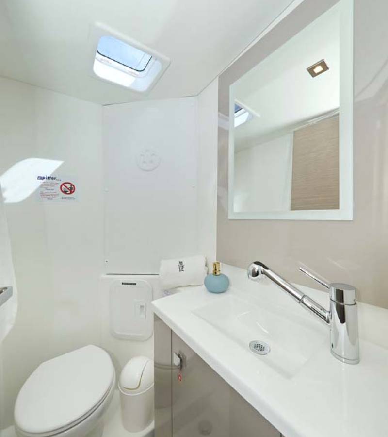 Fountaine Pajot Isla 40, Chilli | Yacht Charter Croatia