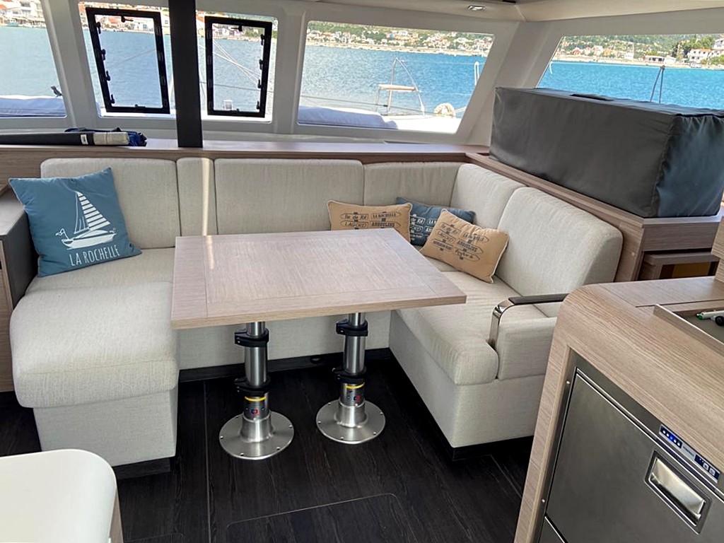 Fountaine Pajot Isla 40, Ninoa | Yacht Charter Croatia