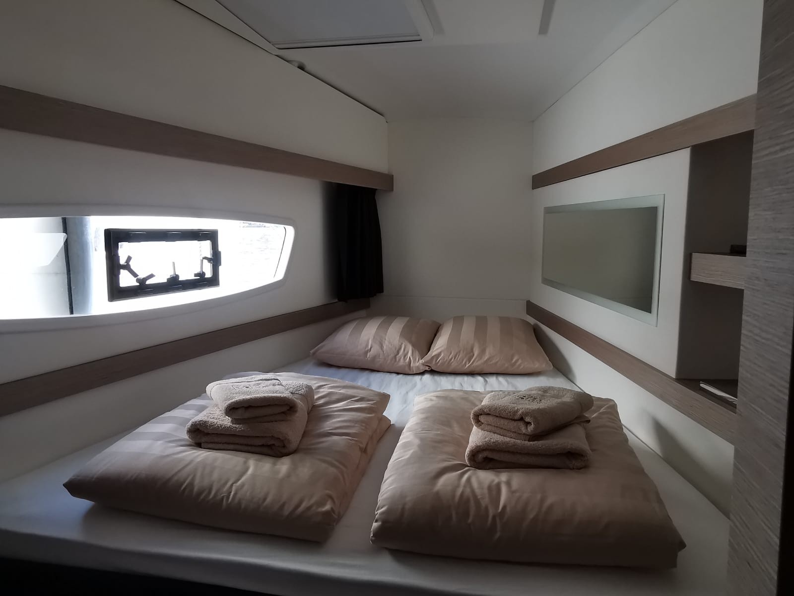 Fountaine Pajot Isla 40, Ninoa | Yacht Charter Croatia