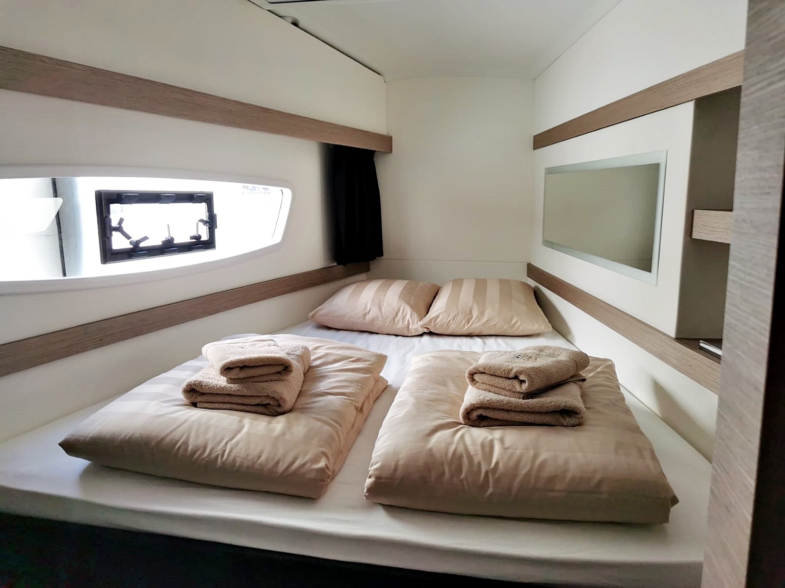 Fountaine Pajot Isla 40, Ninoa | Yacht Charter Croatia