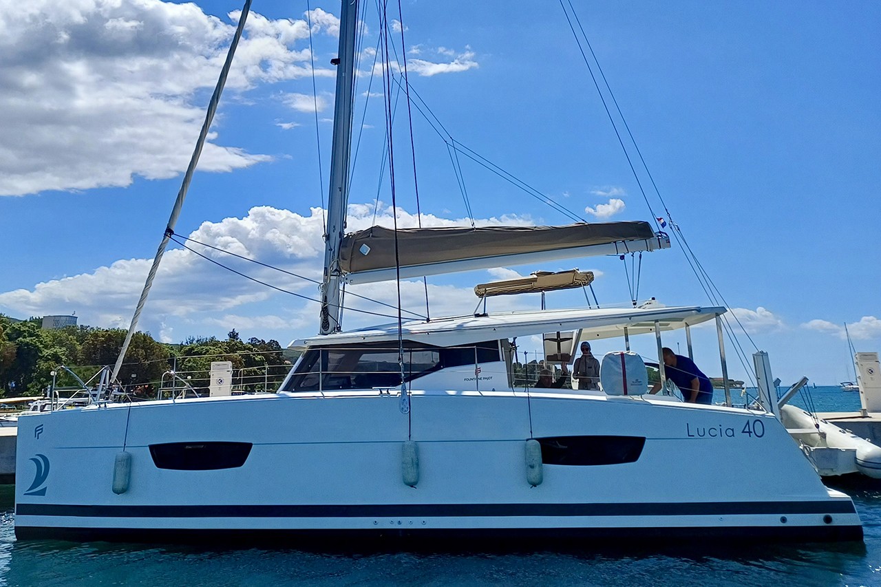 Fountaine Pajot Lucia 40, Luce | Yacht Charter Croatia