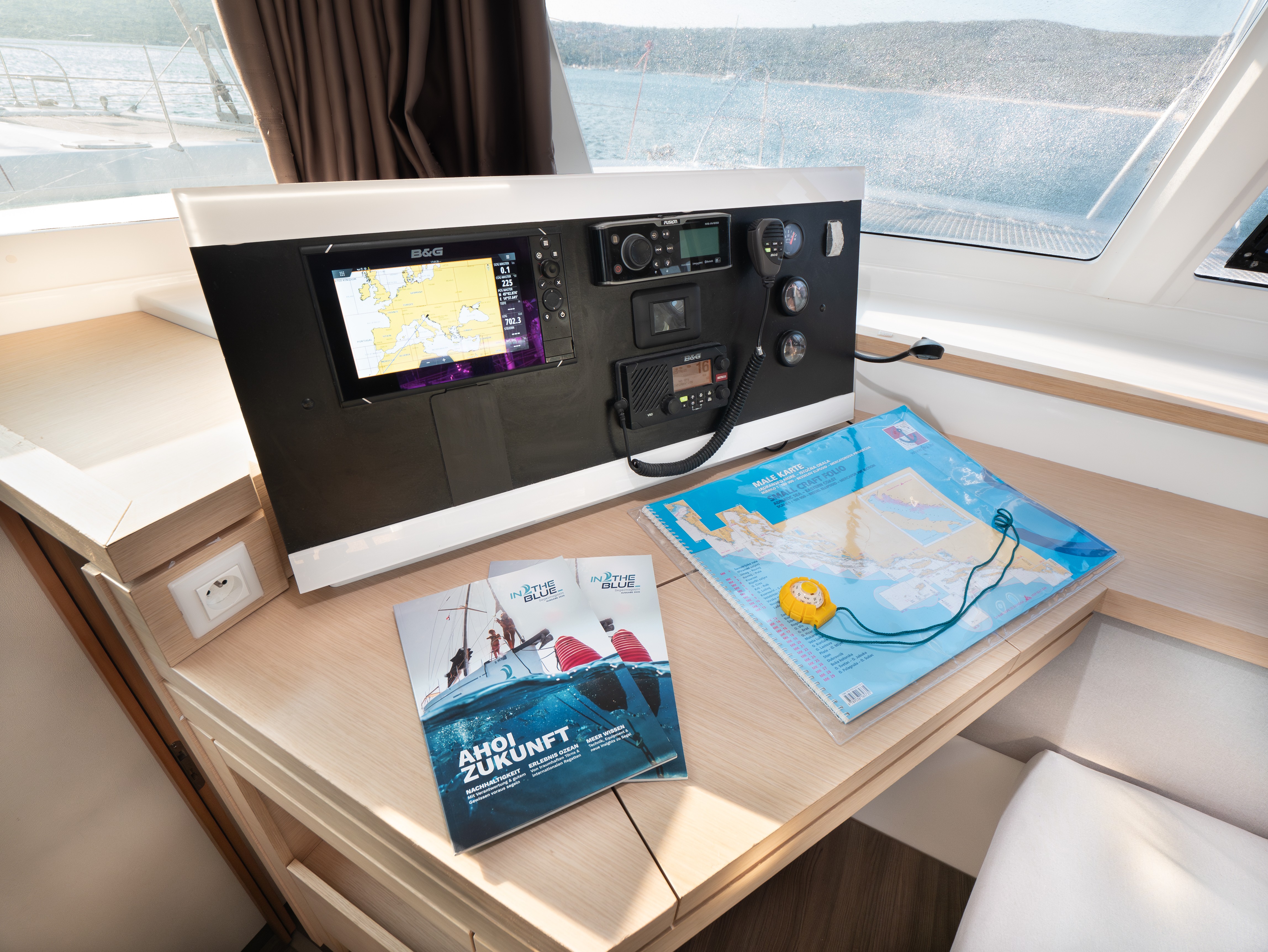 Fountaine Pajot Lucia 40, Luce | Noleggio di Yacht Croazia