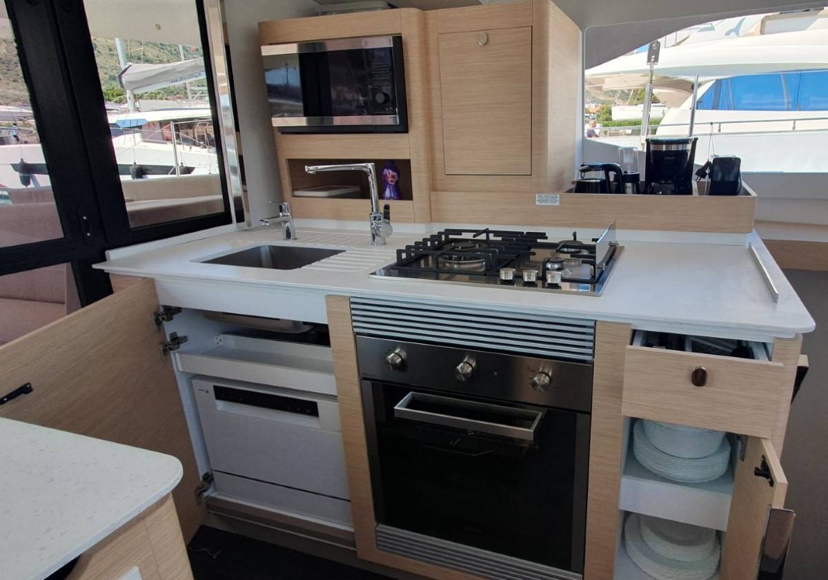 Fountaine Pajot New 44 Quatuor, Skywalker | Yacht Charter Croatia
