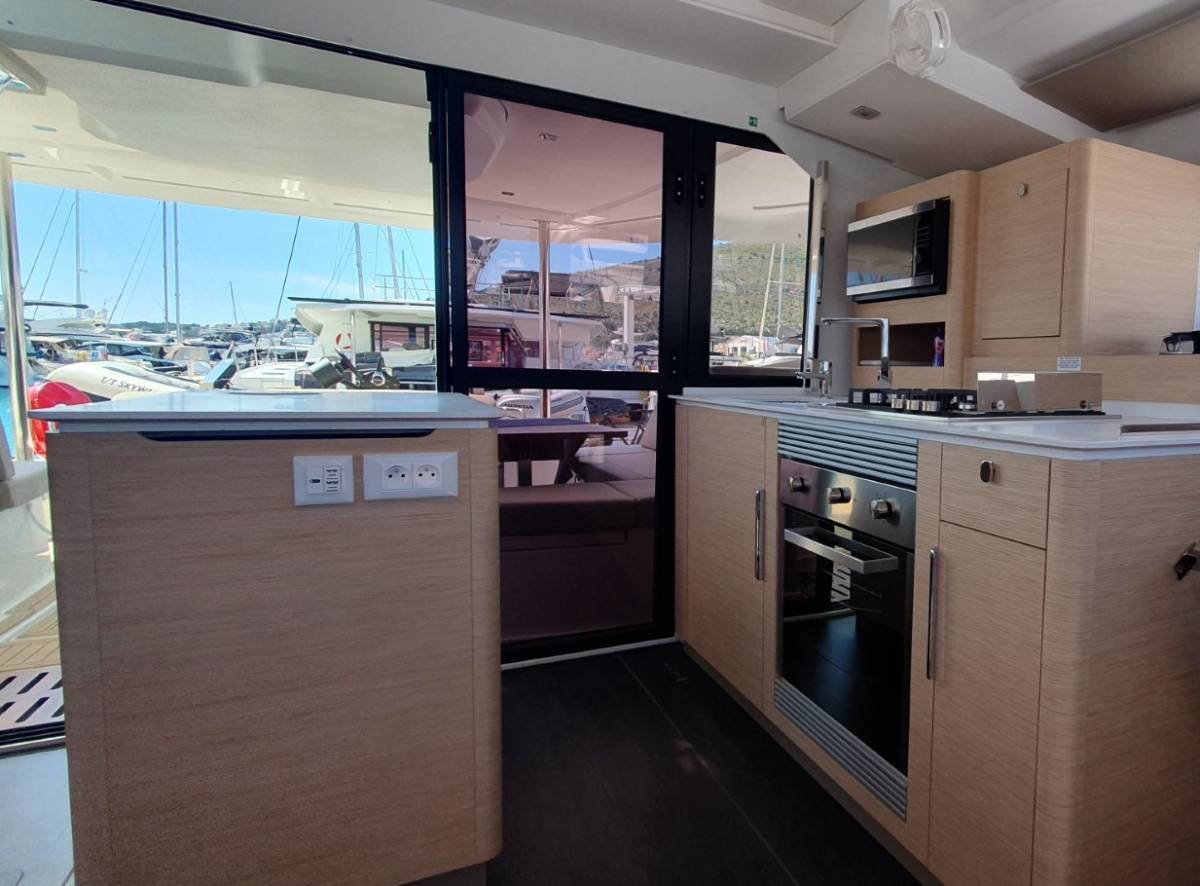 Fountaine Pajot New 44 Quatuor, Skywalker | Yacht Charter Croatia