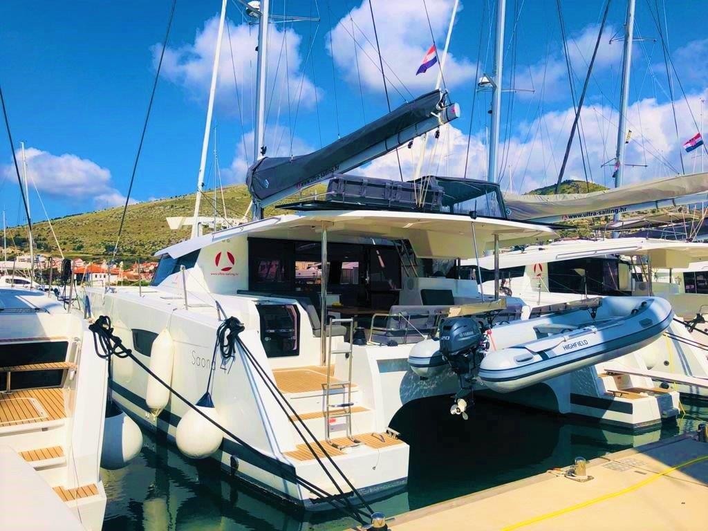 Fountaine Pajot Saona 47 Quintet, Desafinado | Yacht Charter Croatia