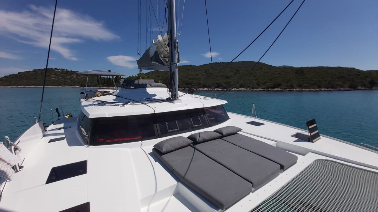 Fountaine Pajot Saona 47 Quintet, Desafinado | Yacht Charter Croatia