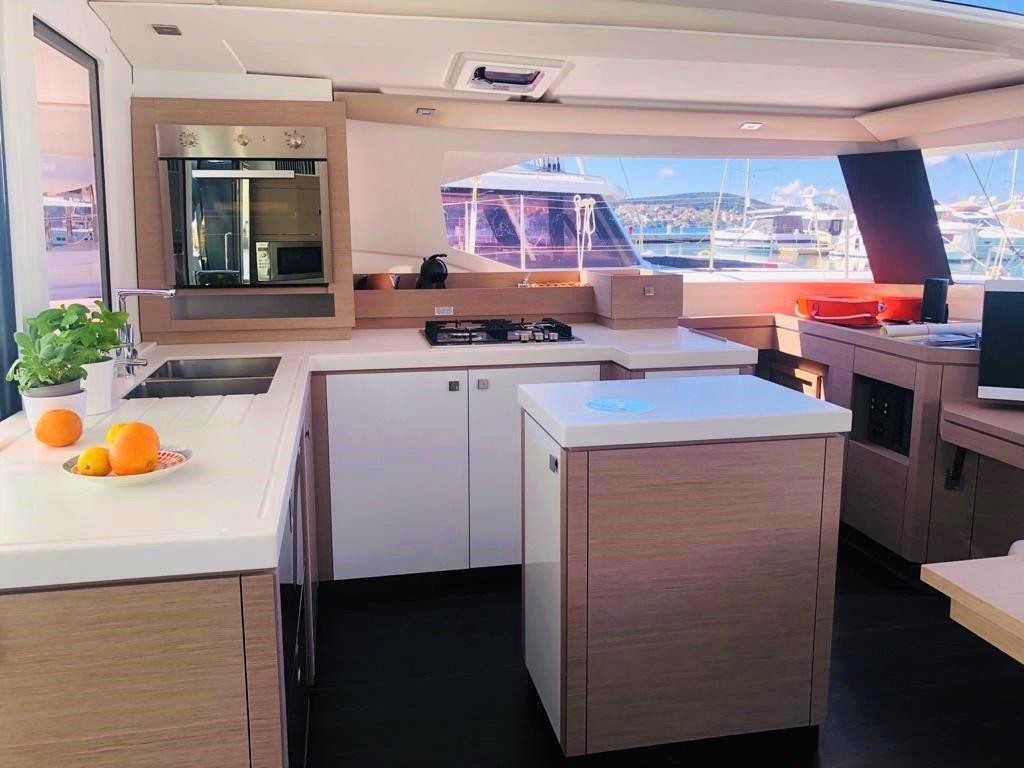 Fountaine Pajot Saona 47 Quintet, Desafinado | Yacht Charter Croatia