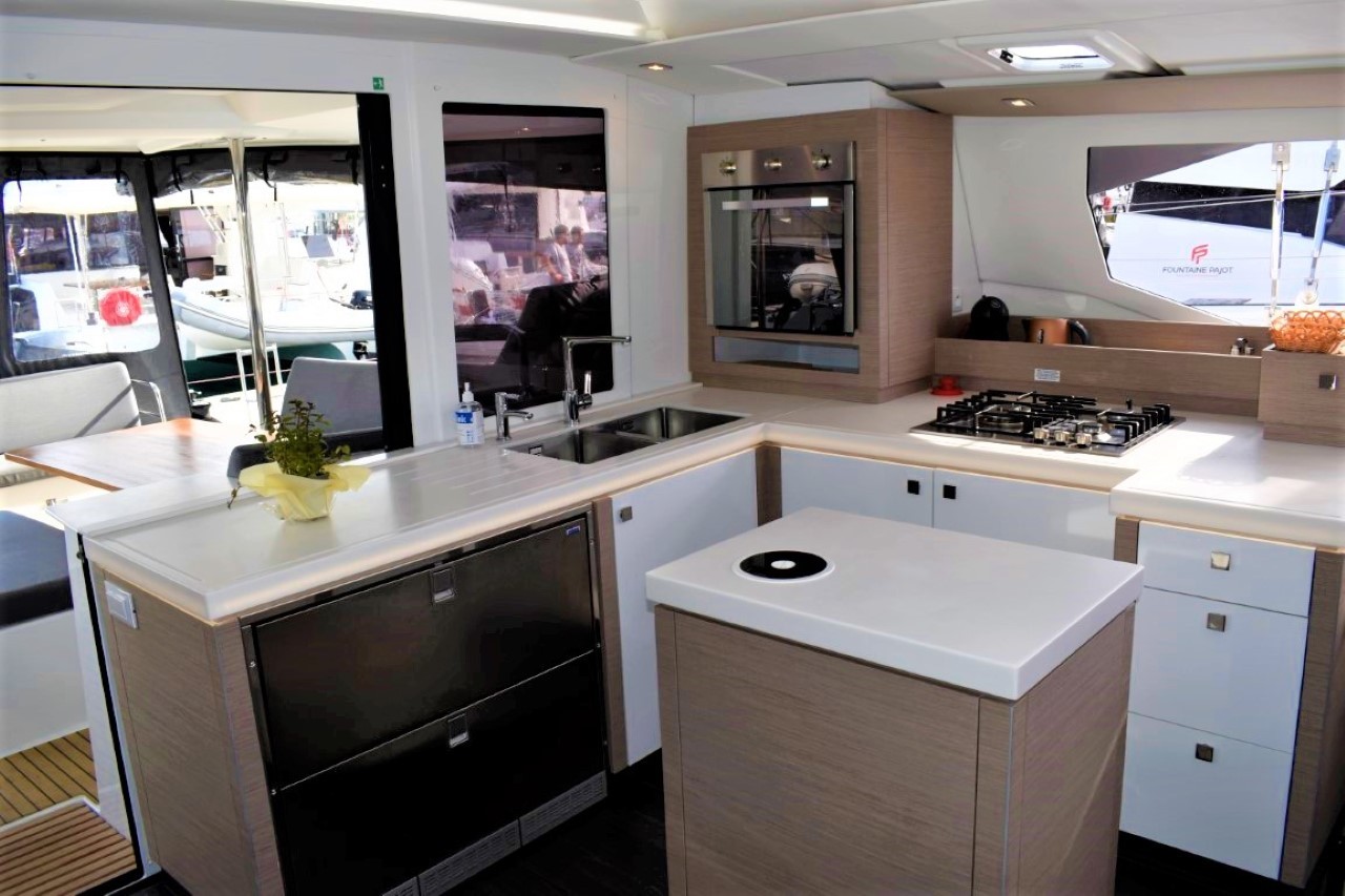 Fountaine Pajot Saona 47 Quintet, Desafinado | Yacht Charter Croatia