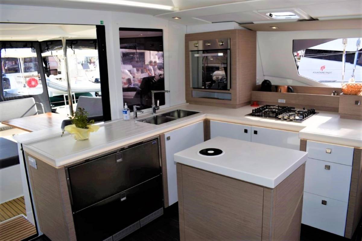 Fountaine Pajot Saona 47 Quintet, Desafinado | Yacht Charter Croatia