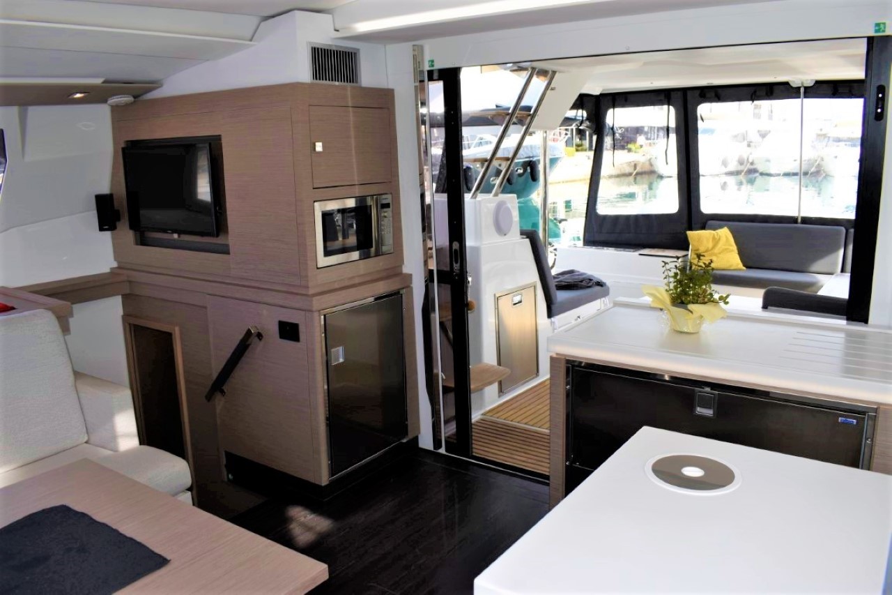Fountaine Pajot Saona 47 Quintet, Desafinado | Yacht Charter Croatia