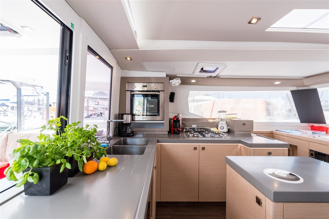 Fountaine Pajot Saona 47 Quintet, Sunny Wave | Yacht Charter Croatia